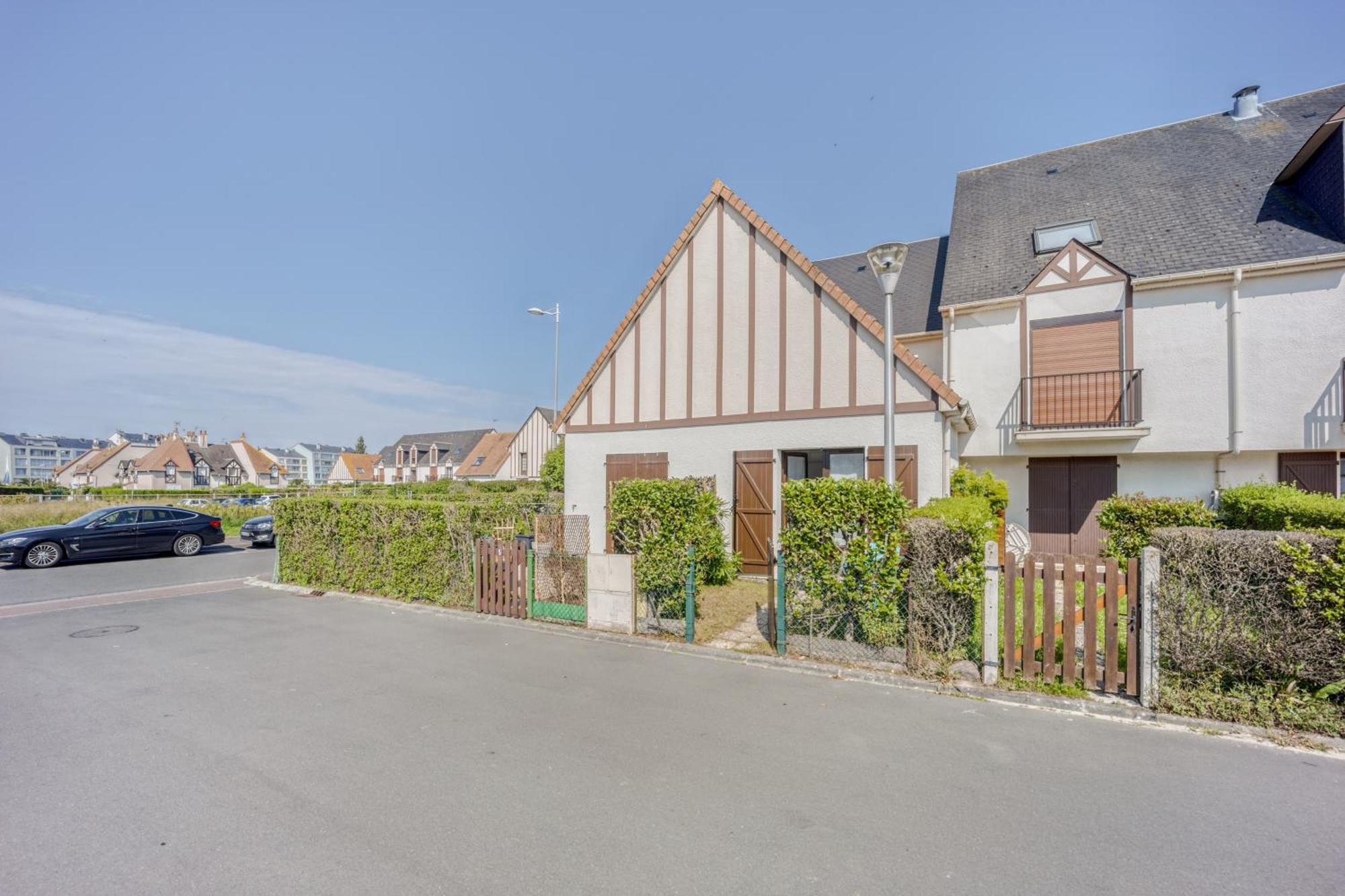 Le Petit Normand - Studio Avec Jardin A 500 M De La Plage Courseulles-sur-Mer Eksteriør billede