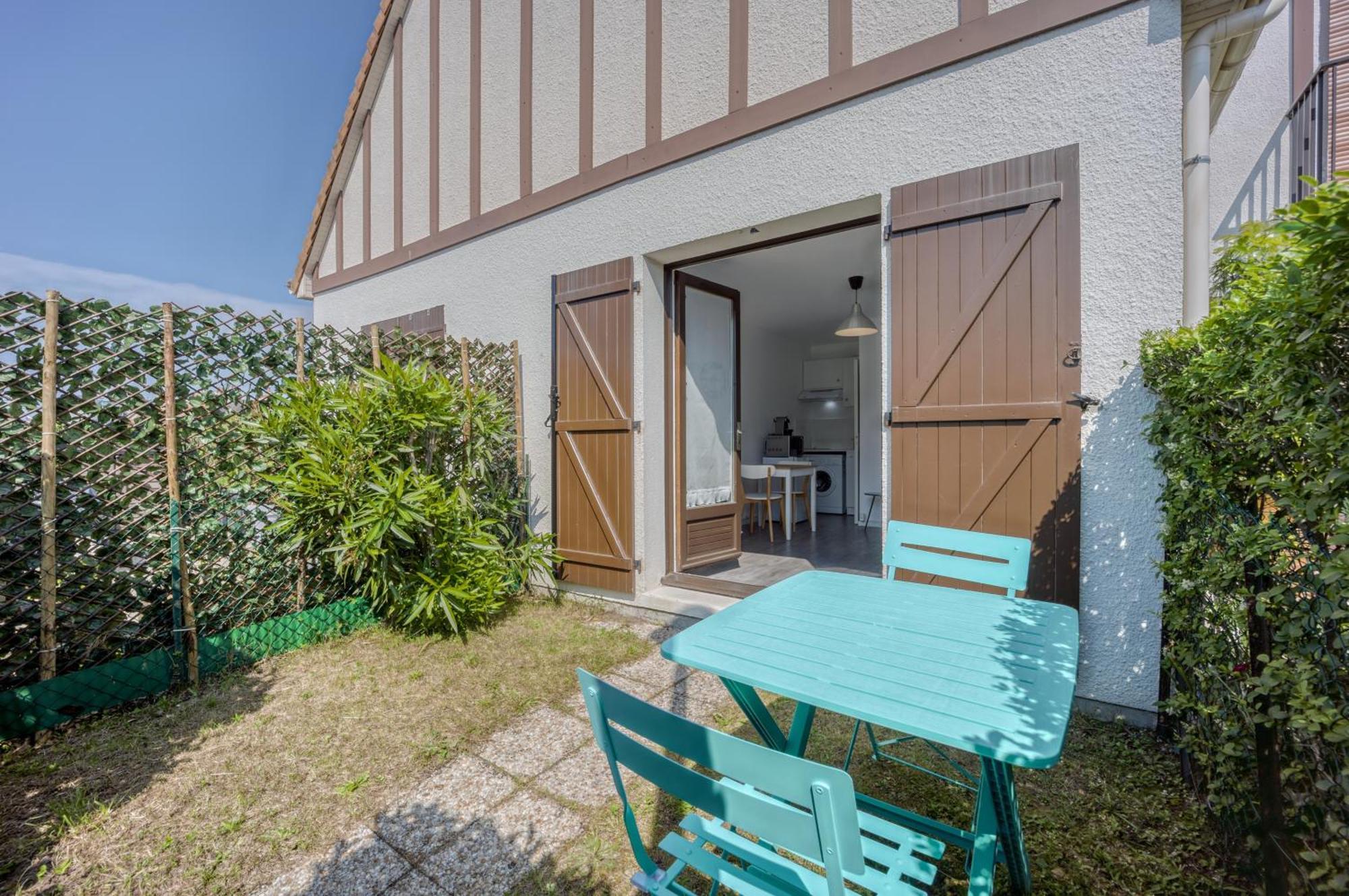 Le Petit Normand - Studio Avec Jardin A 500 M De La Plage Courseulles-sur-Mer Eksteriør billede